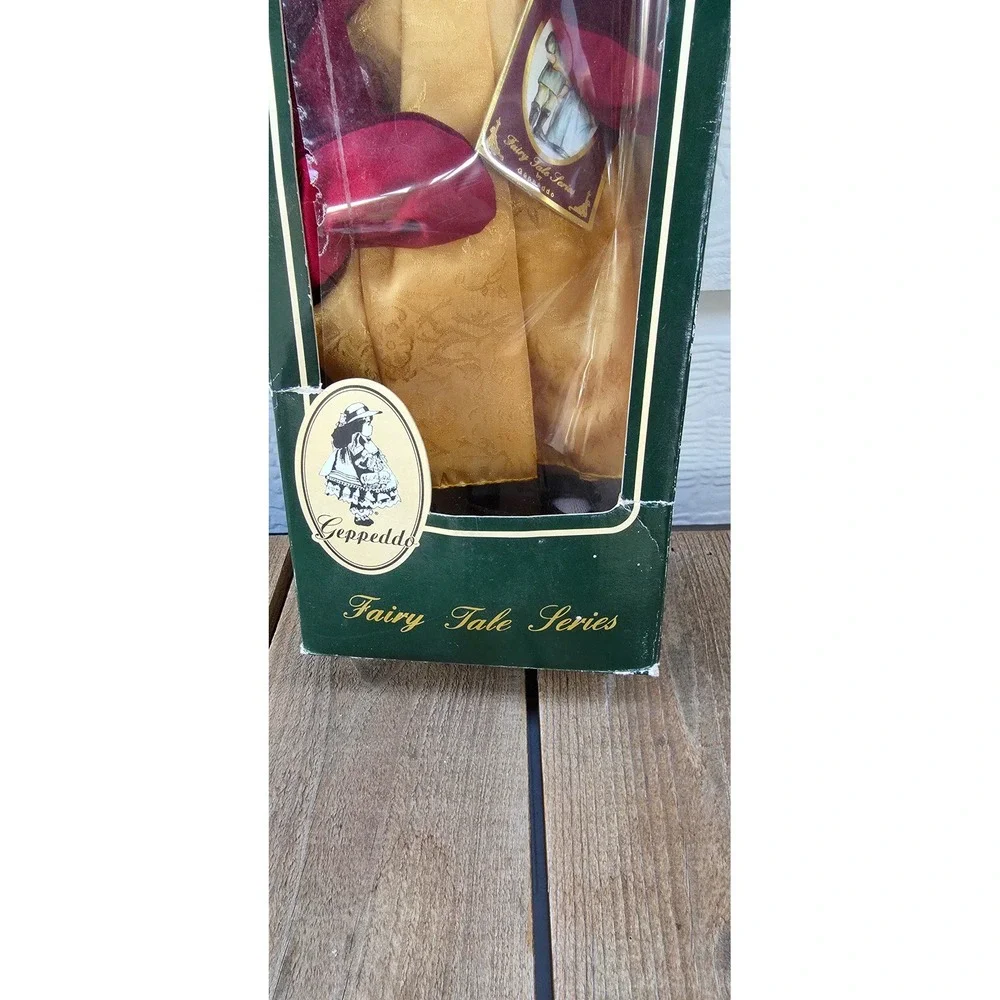 Geppeddo Fairy Tale Series Snow White Porcelain Doll 16 inch with Stand and Box